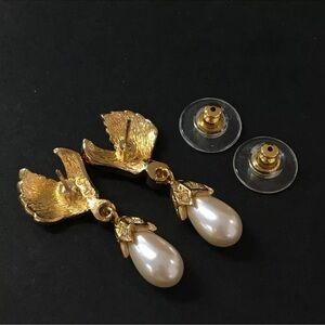 Christian Dior Pearl Rhinestone Gold Tone Earrings